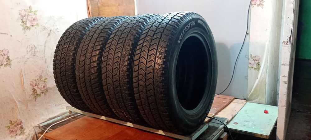 225/65.R17 комплект  Vredestein