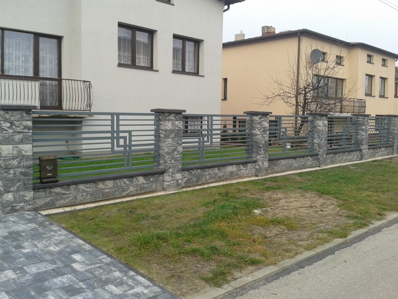 Brama, ogrodzenia barierki konstrukcje