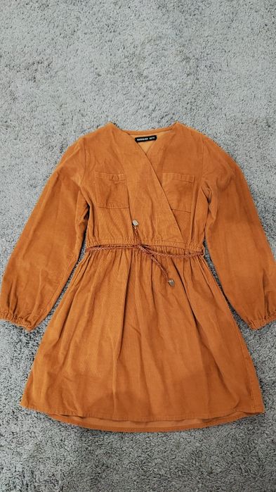 Sukienka dla dziewczynki r.122 Reserved