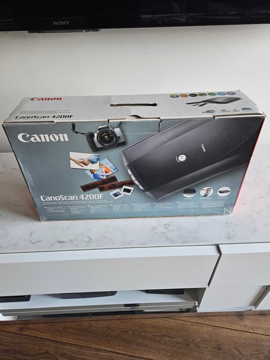 Skaner 4200F Canon