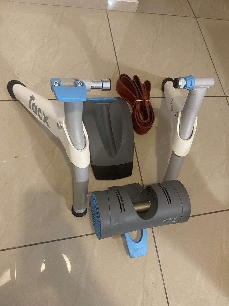 Trenażer interaktywny smart tacx vortex T2180 + opona