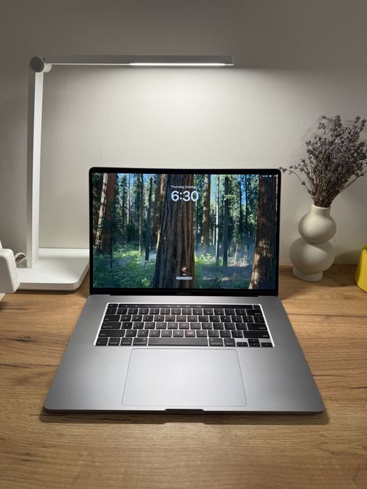MacBook Pro 16’ 2019 Intel i7 32GB 512GB Radeon 4Gb