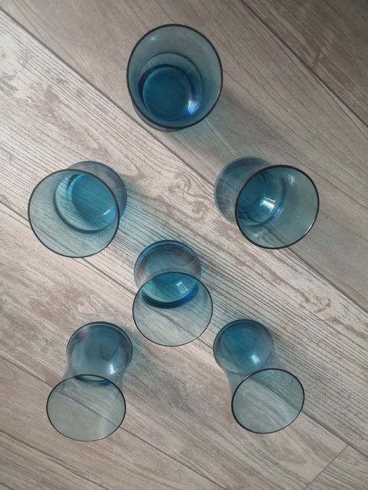 Szklanki turkusowe 6 sztuk.