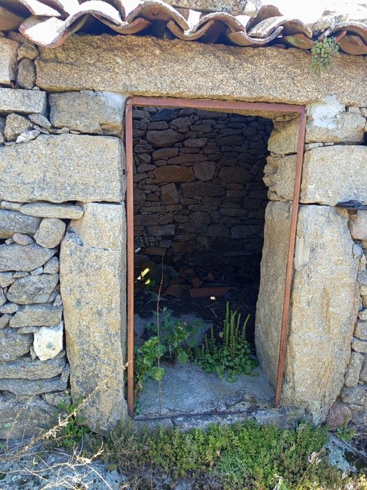 Vendo uma ruína em estevais da Vilariça