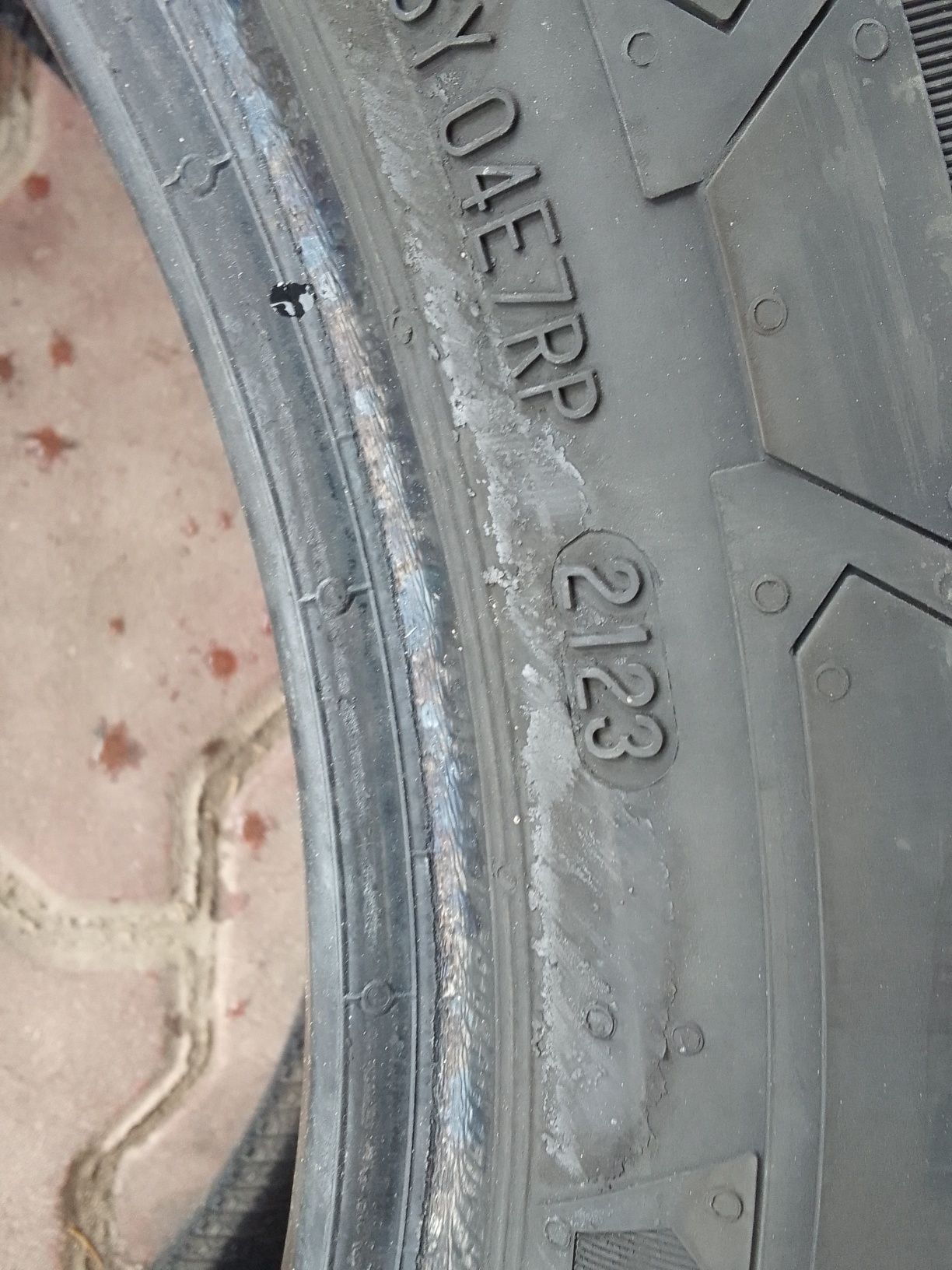 Opona zimowa 225/55r17C CONTINENTAL 2023r