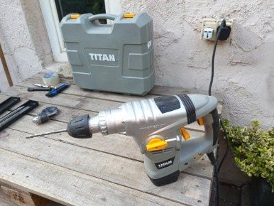 Młot udarowy SDS Plus sieciowe Titan 1500 W