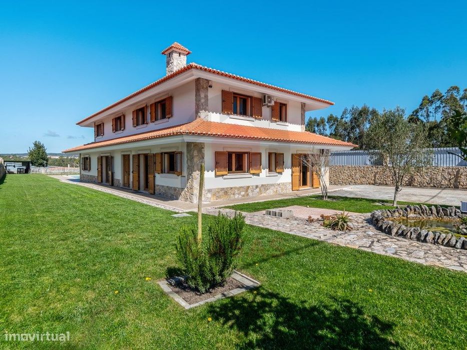 Moradia isolada com piscina em Nadadouro