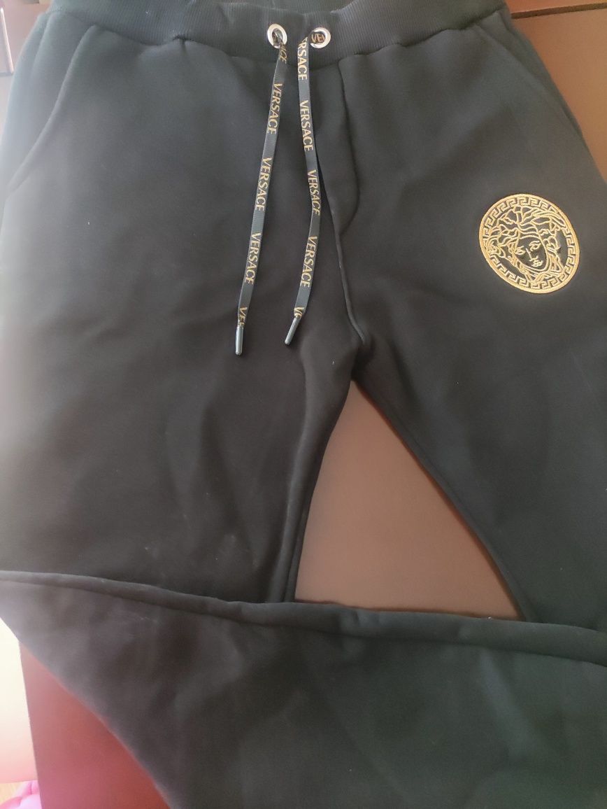 Gruby włoski  dres z bawełny r.M