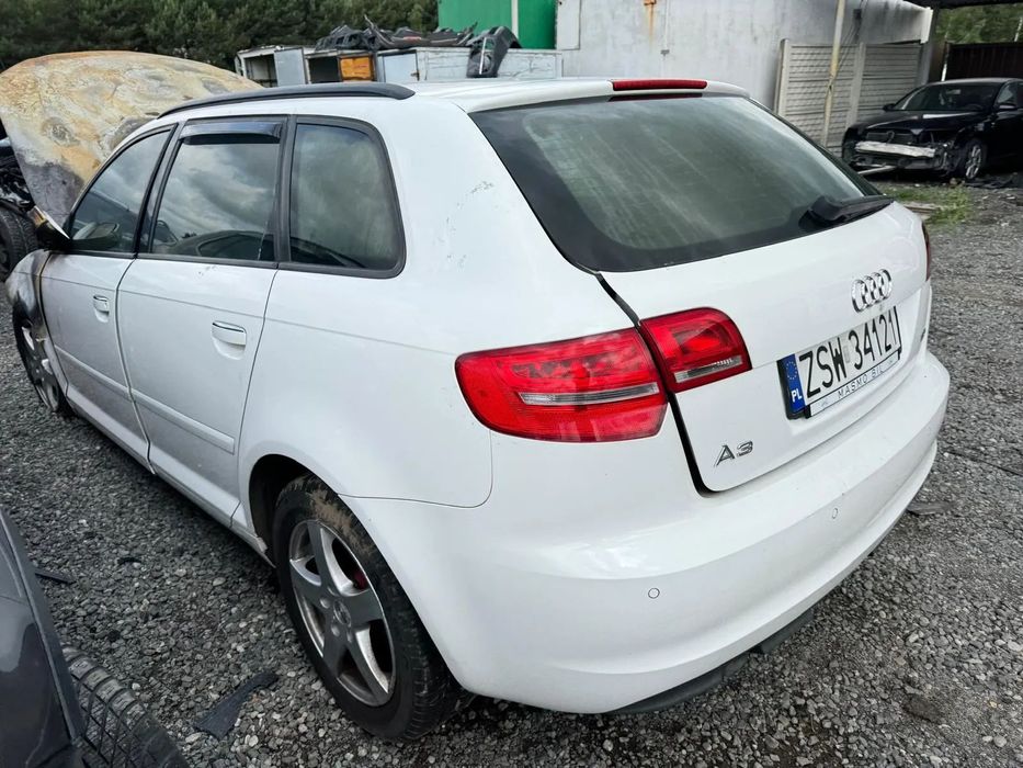 Audi A3 1,6 D 2010r - samochód cały na części kod lakieru LY9C