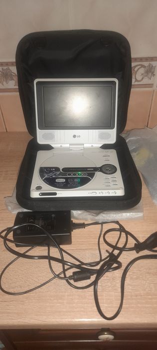 Портативний  видео,аудио плеер  в автомобіль