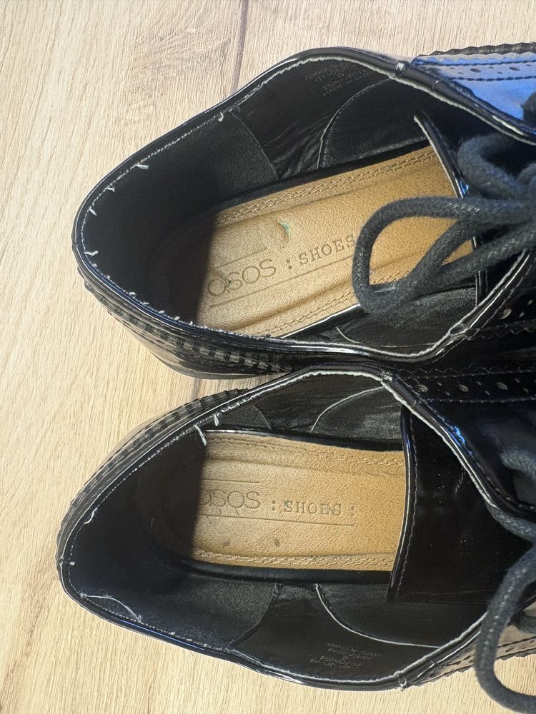 Buty wiązane lakierki r. 37/38