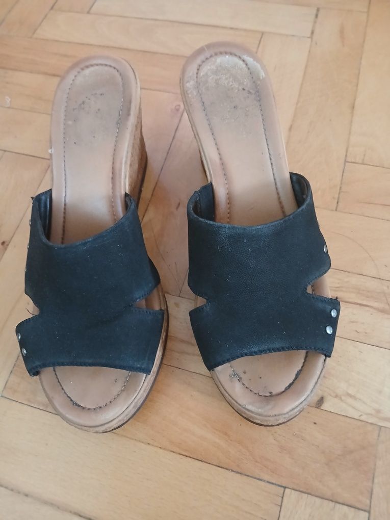 Klapki na saneczkowym obczasiku 8 cm 40