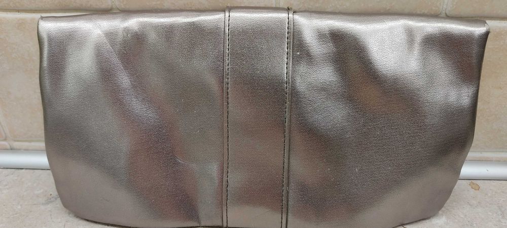 Клатчик цвет серебро