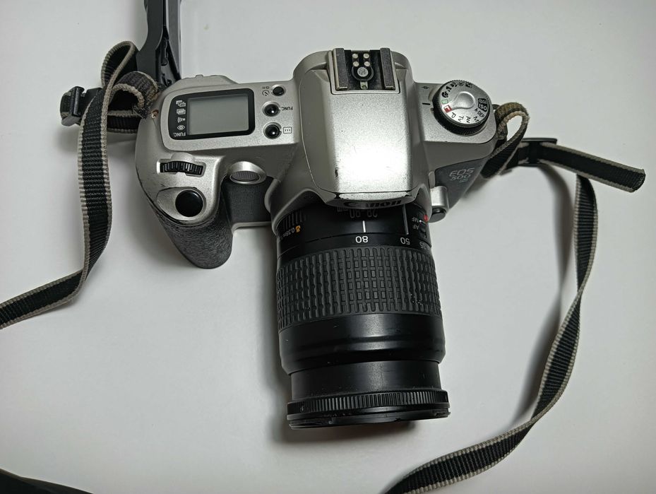 Aparat analogowy Canon EOS 500N z obiektywem 28–80mm