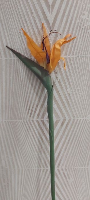 Искуственный цветок