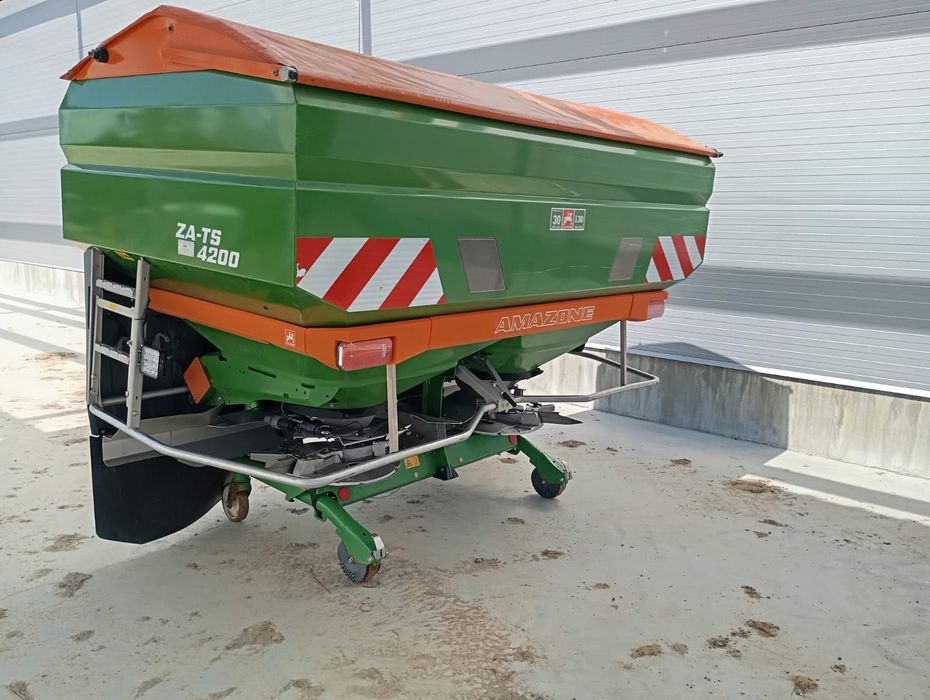Rozsiewacz Amazone Za-ts 4200