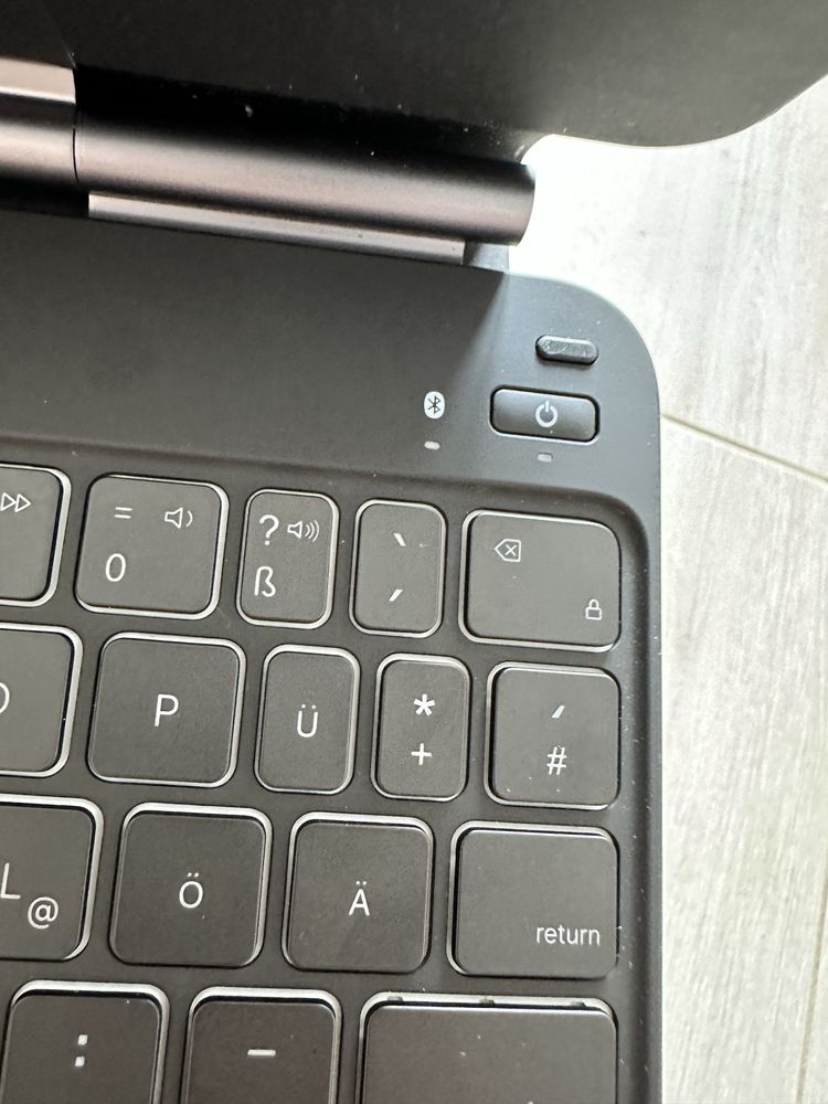 Klawiatura z etui do iPada 11 z touchpadem, Bluetooth, niemiecki układ