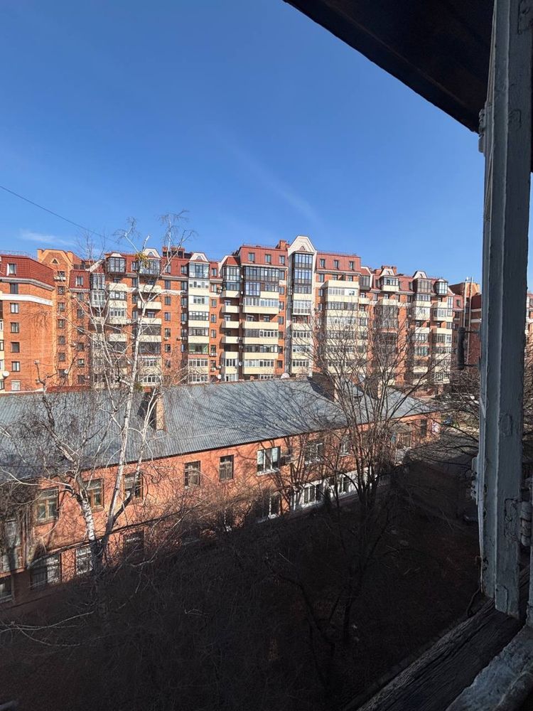 Продаж двокімнатної квартири, центр