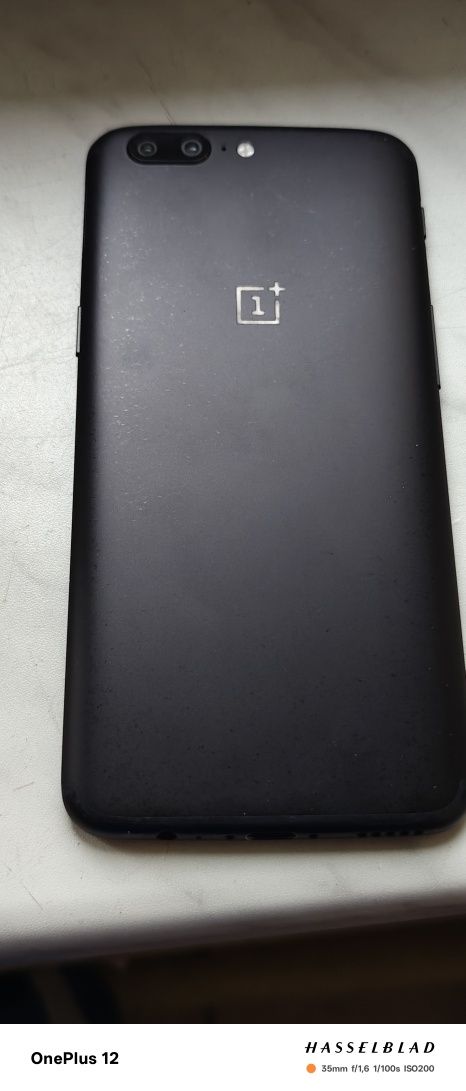 Smartfon OnePlus 5