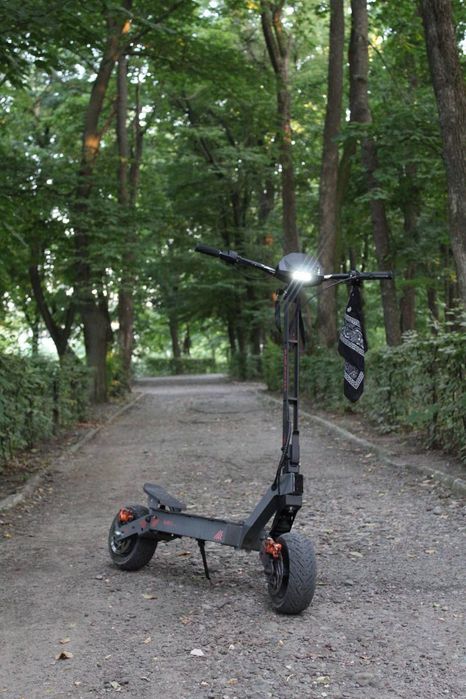 Продам або обміняю електро самокат kukirin G4