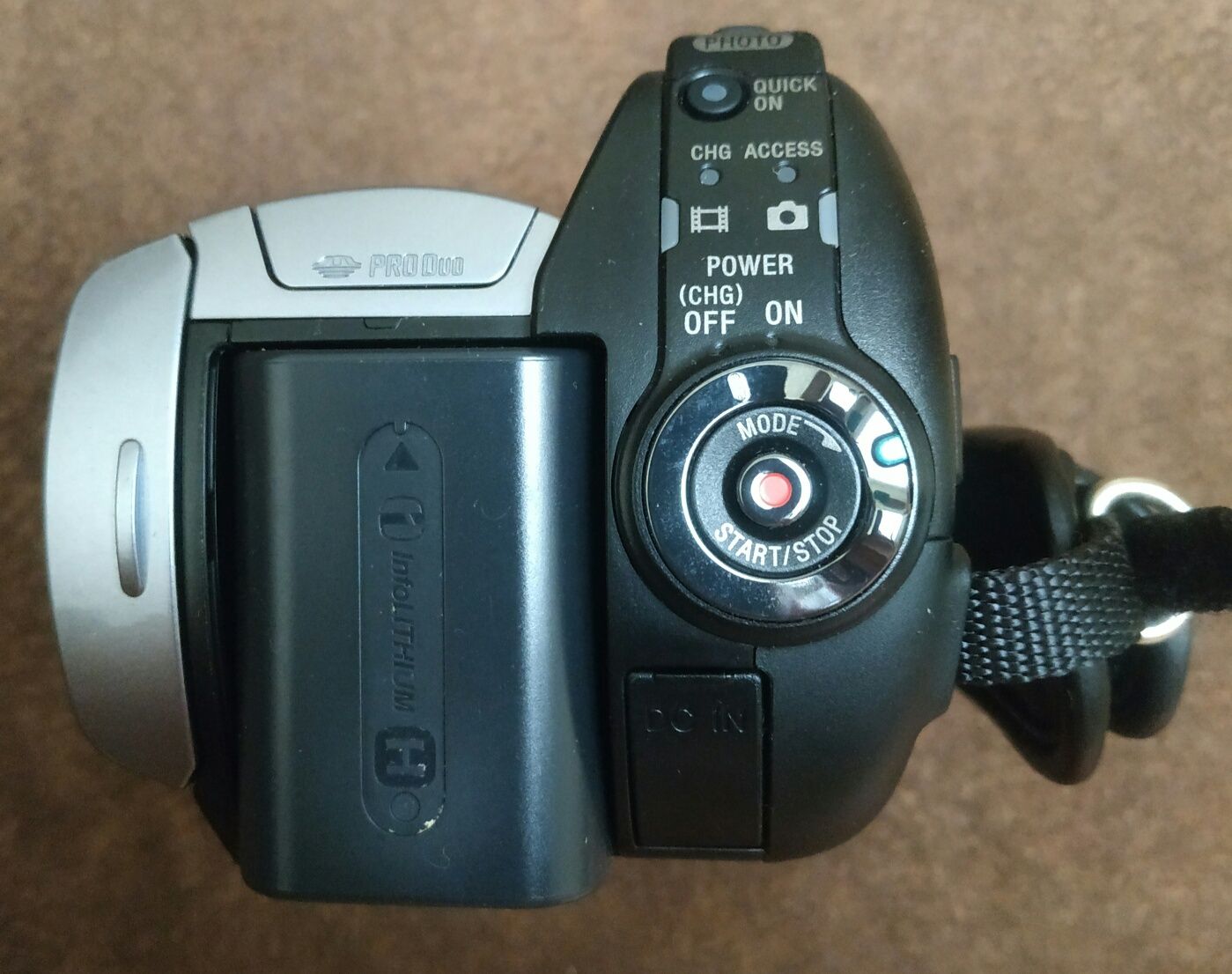 Продам відеокамеру Sony DCR-SR85E