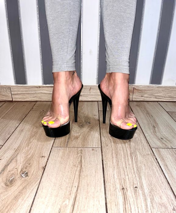 29/ OD RĘKI 43 czarne szklanki klapki gogo przezroczyste szpilki