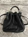 Czarna torebka -worek Marc Jacobs
