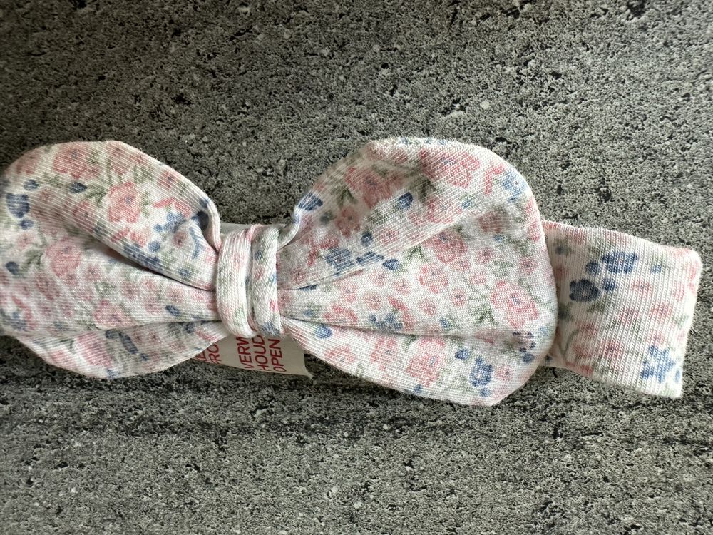 opaska dla niemowlaka noworodka w kwiatki 50 56cm H&M