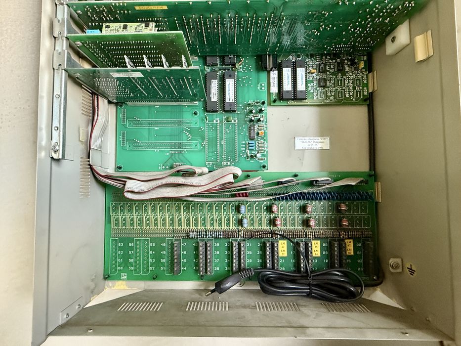 SLICAN CMT 8/64 abonencka centrala telefoniczna
