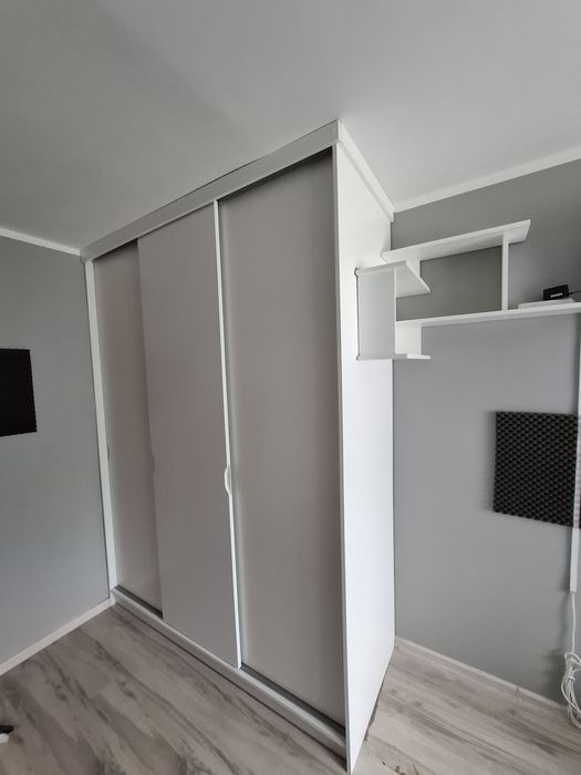 Szafa biała pokój salon