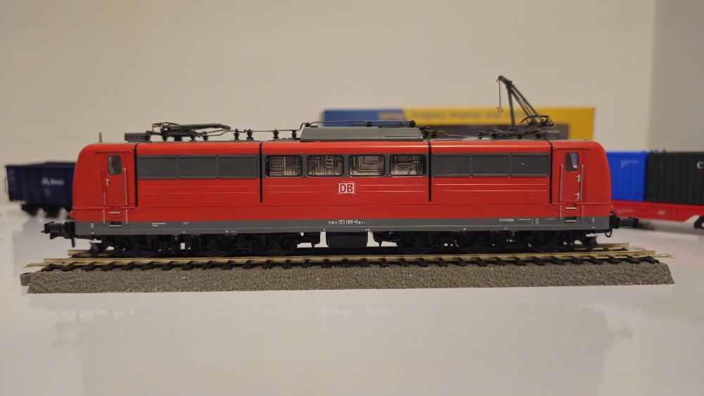 Roco Br 151 цифровой, в таком себе состоянии, ездит не плохо