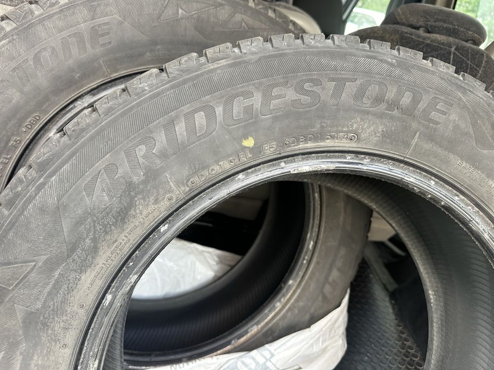 Bridgestone Blizzak DM-V-2 225/65 R17