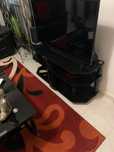 Mesa para tv em vidro preto moderna, em muito bom estado