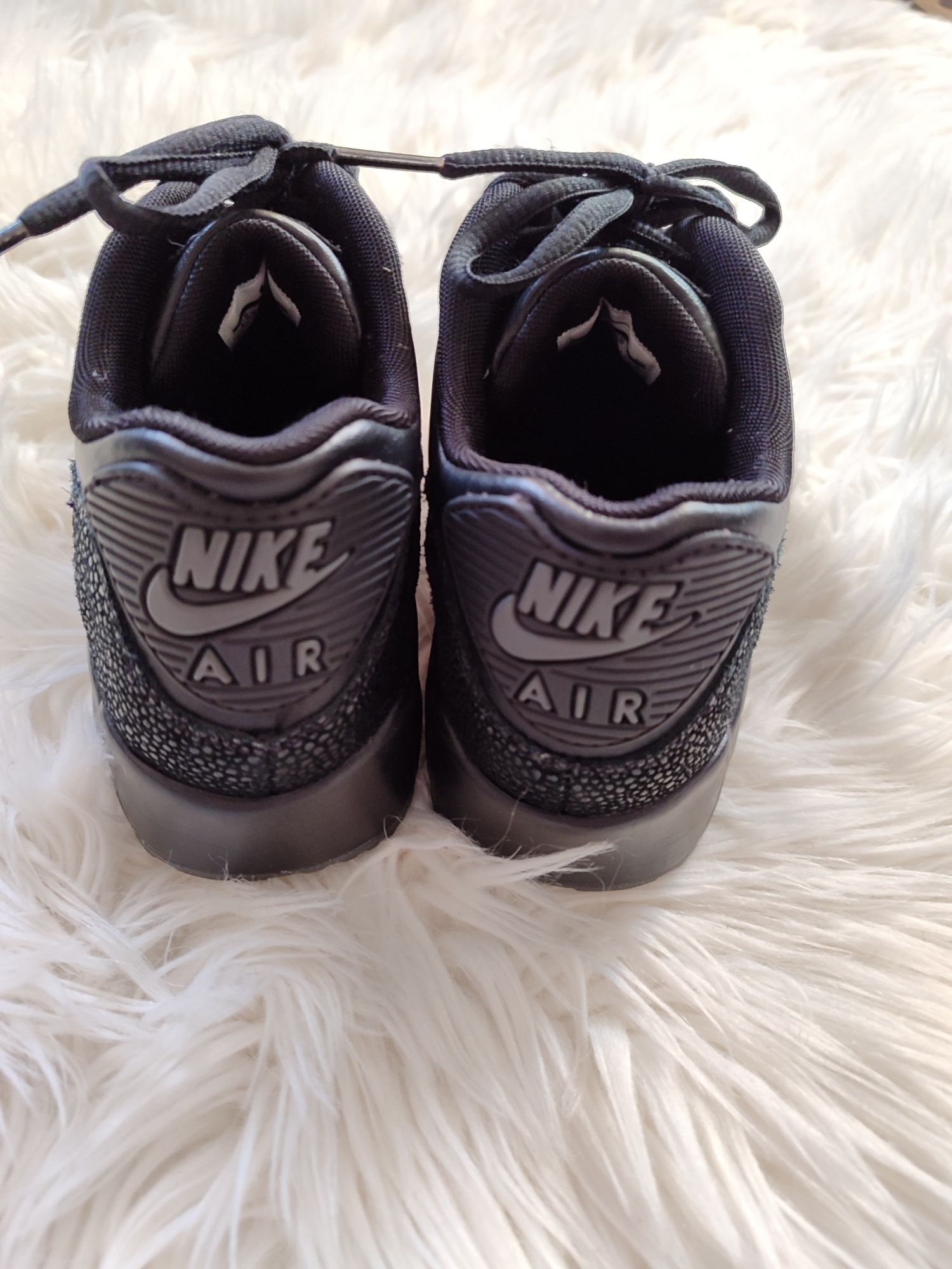 Красовки кросівки Nike air max  устілка 23 см