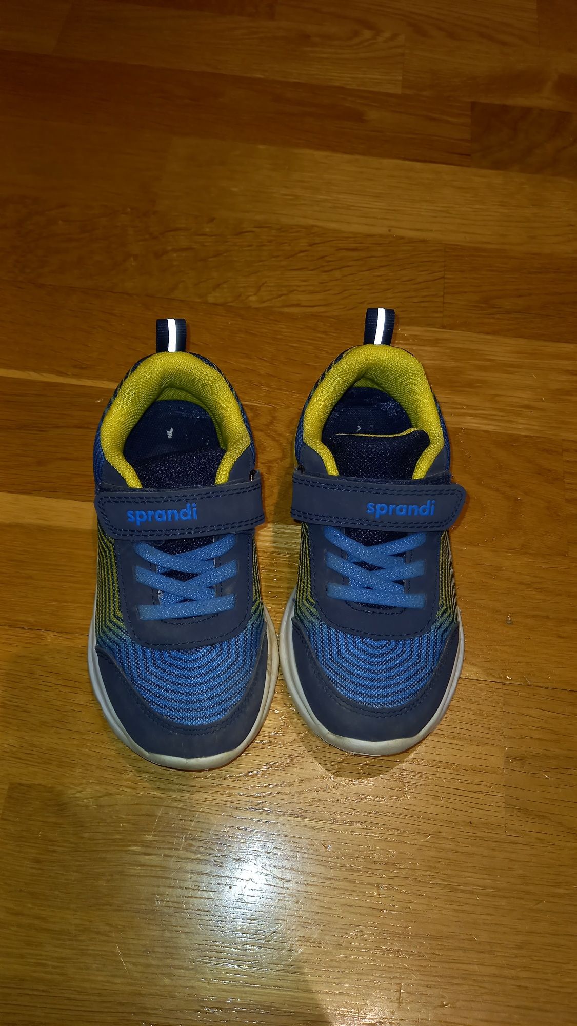 Buty sportowe Sprandi 27