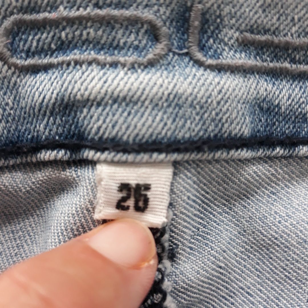 Krótkie spodenki jeansy szorty Fob 26 S/M