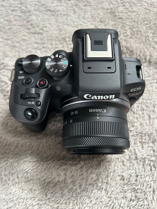 Aparat CANON EOS R10 + Obiektyw RF-S 18-45mm, Warszawa, JAK NOWY