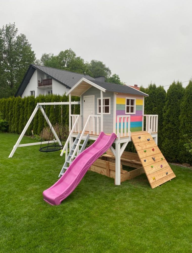 Plac zabaw domek drewniany dla dzieci zjezdzalnia piaskownica