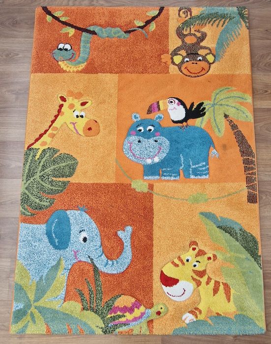 Vendo tapete com o tema da selva 120×170