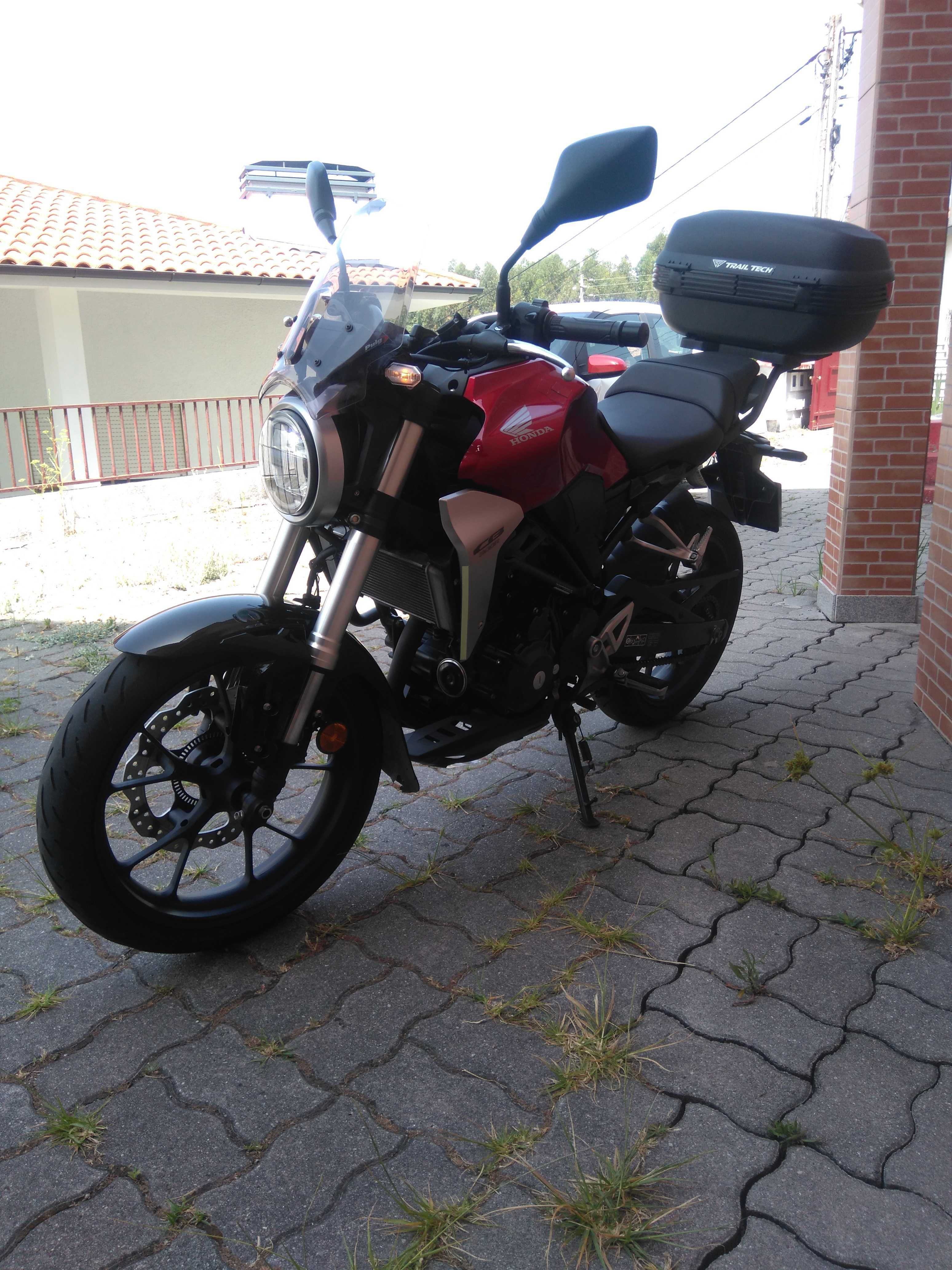 Honda cb 300 muito estimada