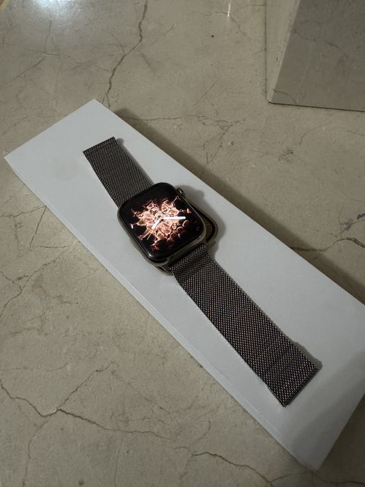 Apple Watch series 9 GPS + cellular koperta 45 zloty pasek