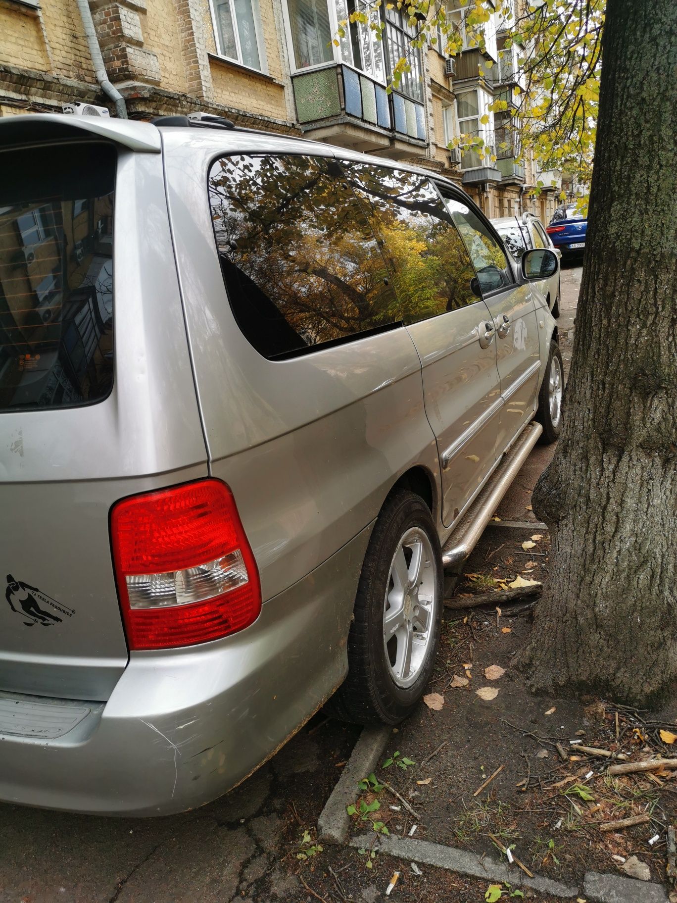 Продам kia carnival