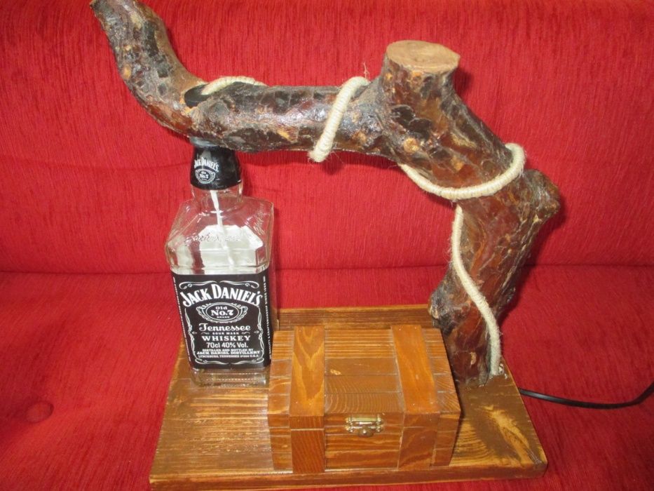 Lampka nocna z butelki po Jacku Danielsie