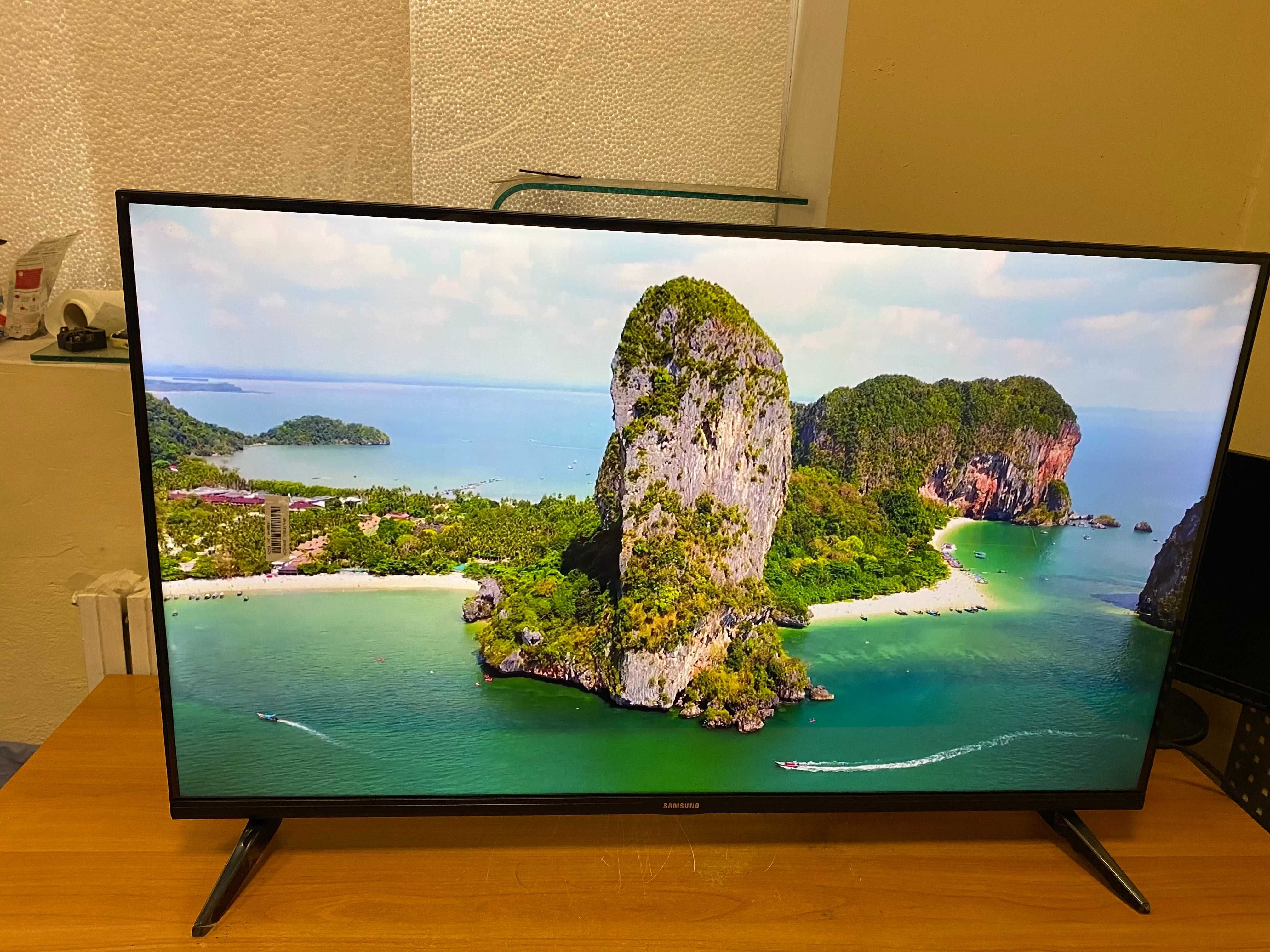 Голосовой 4К телевизор Samsung SmartTV 39' 2/16GB экран IPS Т2, Wi-Fi