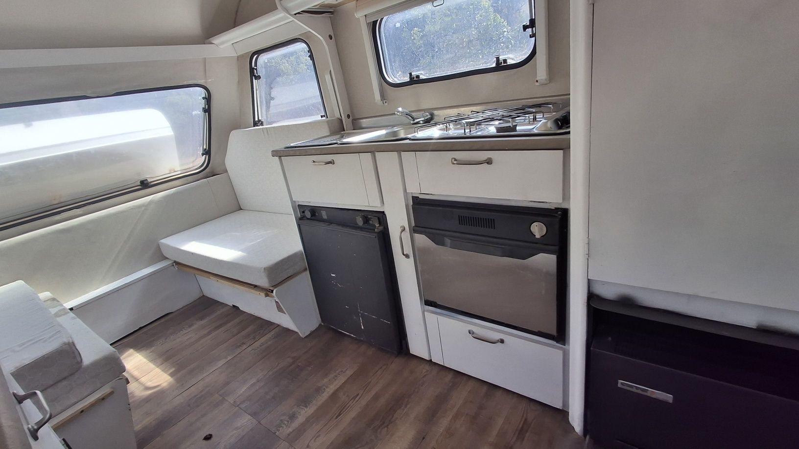 Caravana remodelada com docs