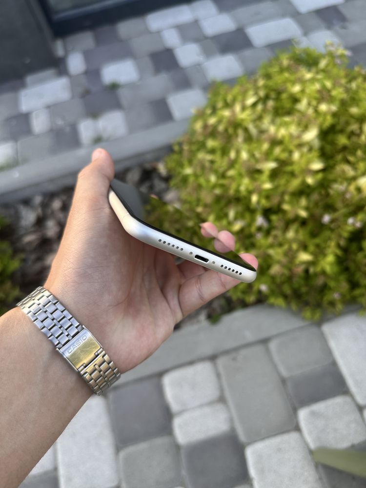 iPhone XR 64 gb White (айфон неверлок)
