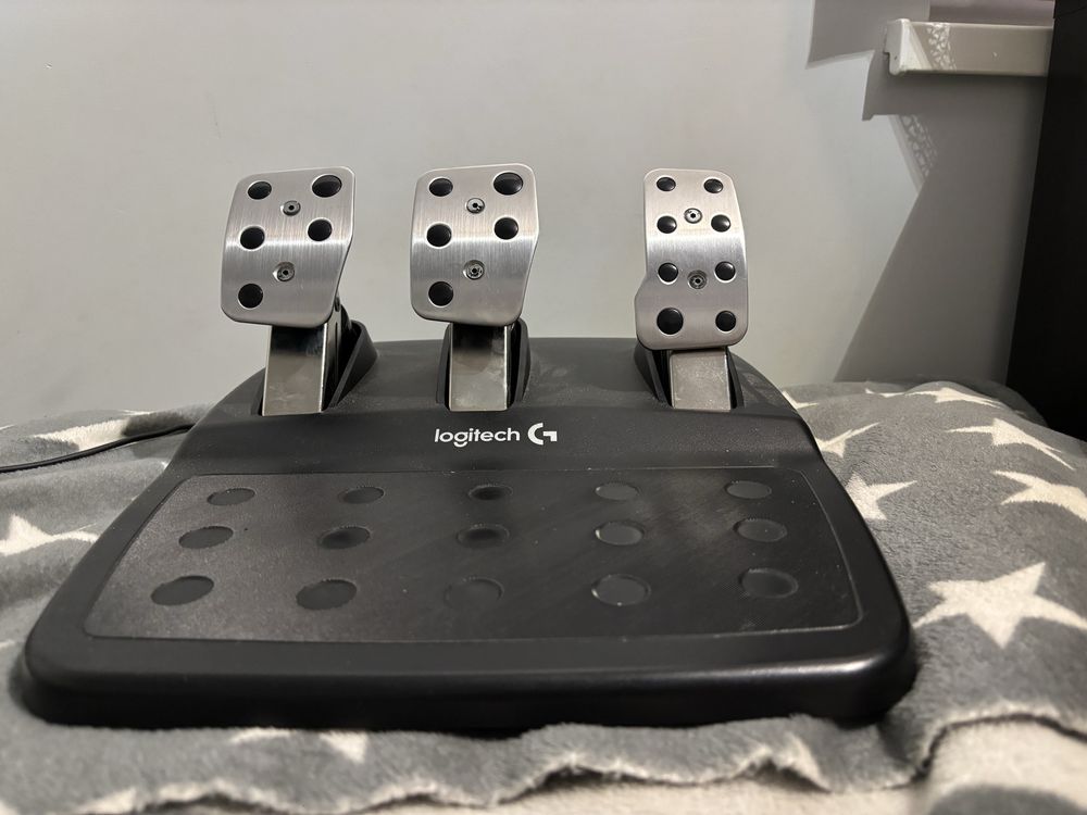 Kieronica logitech G923 +shifter  opis