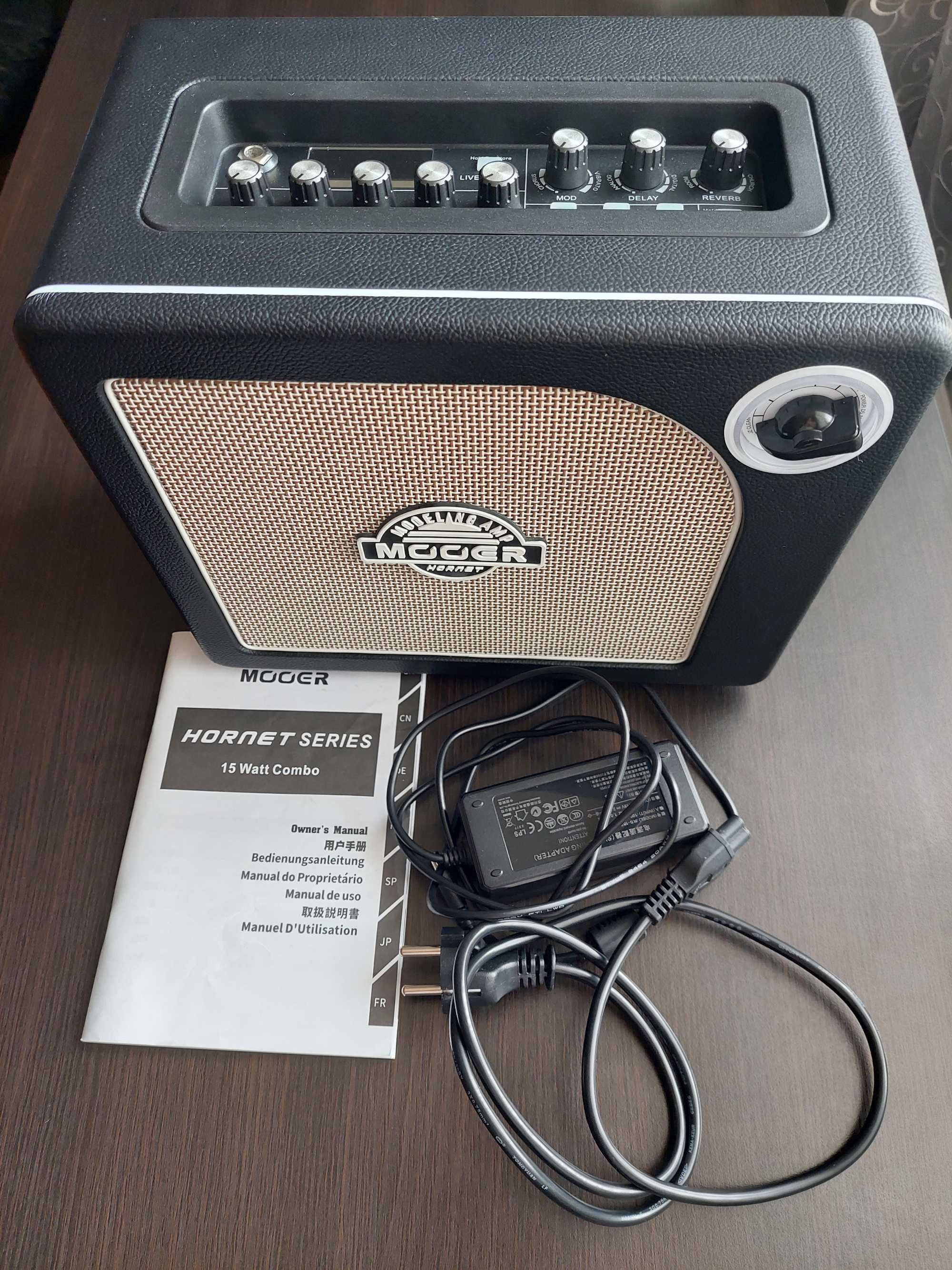 Комбопідсилювач MOOER HORNET Black (15W)