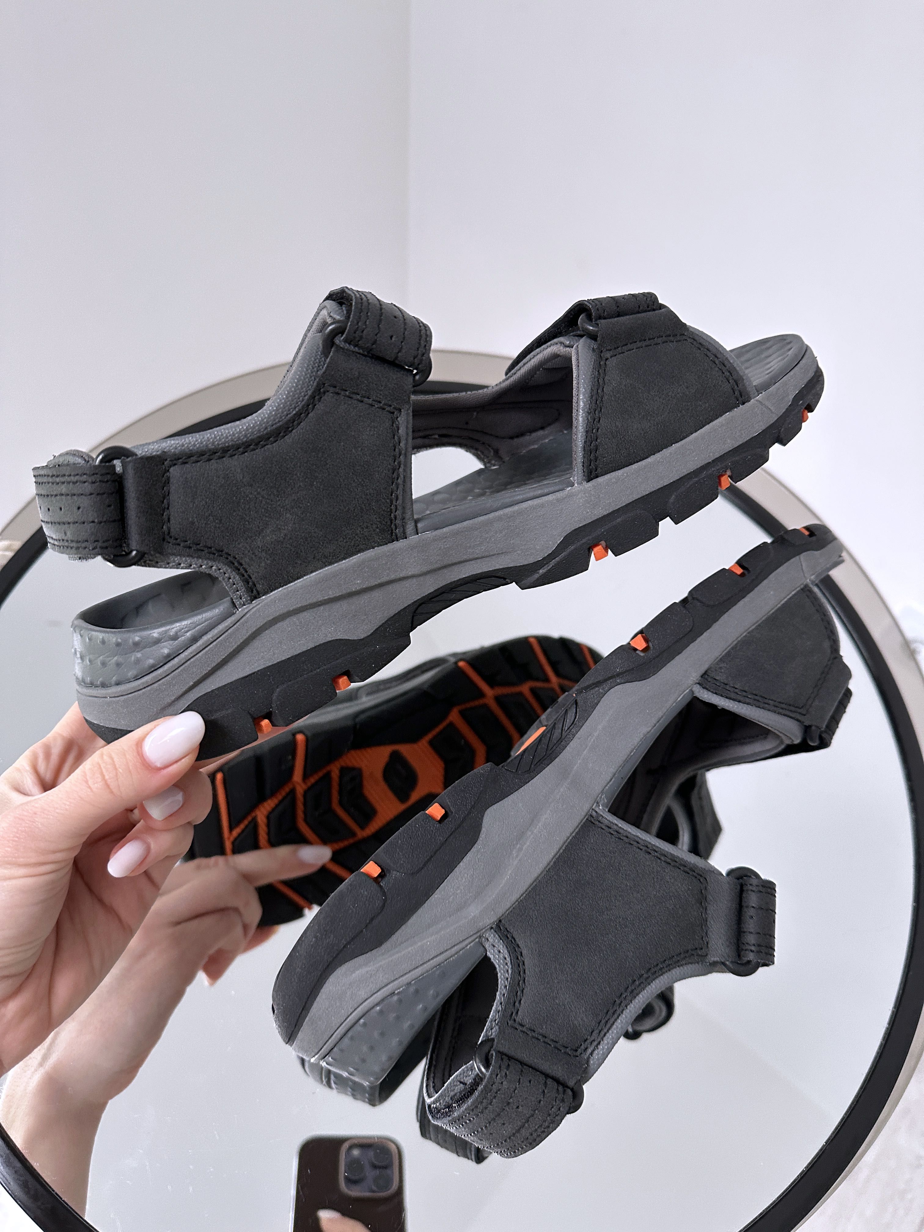 Качественные плотные босоножки на липучках Skechers