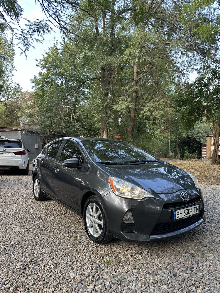Toyota Prius C Автомат, расход 5 литров